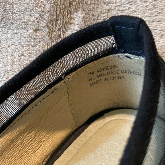 Elegant Black Women's Flats - Picture 3 of 5